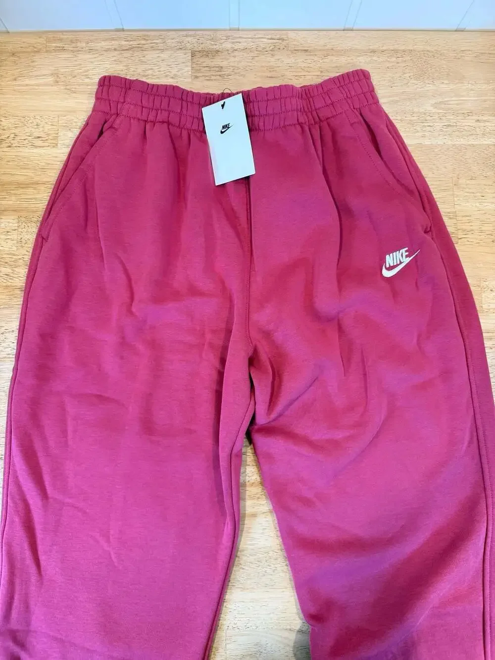 Nike NSW Club Fleece Pants Joggers in Sangria Purple, Kids Size XL